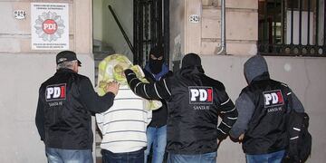 Trasladaron a Santa Fe al hacker acusado de estafas con tarjetas y amenazar a una fiscal