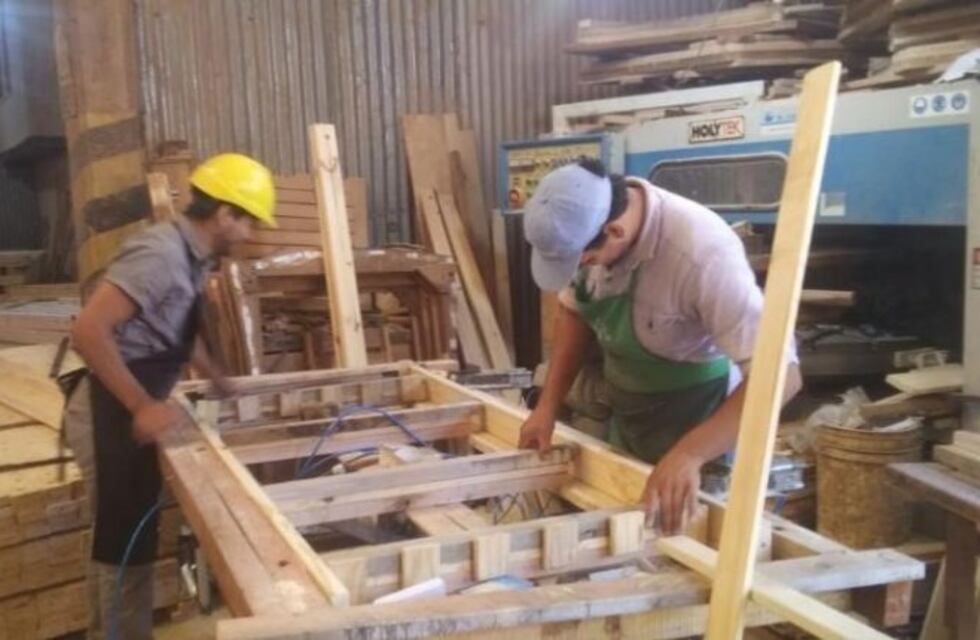 9 de Julio: a pedido del Gobierno Nacional, un aserradero construye 4000 camas