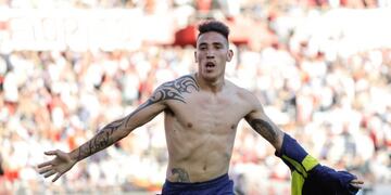 Boca Juniors' forward Ricardo Centurion celebrates scoring against River Plate during a local tournament soccer match in Buenos Aires, Argentina, Sunday, Dec. 11, 2016.(AP Photo/Natacha Pisarenko) cancha de river plate RICARDO CENTURION campeonato torneo