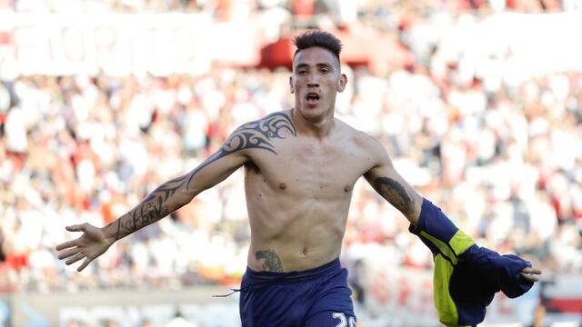 Boca Juniors' forward Ricardo Centurion celebrates scoring against River Plate during a local tournament soccer match in Buenos Aires, Argentina, Sunday, Dec. 11, 2016.(AP Photo/Natacha Pisarenko) cancha de river plate RICARDO CENTURION campeonato torneo