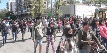 Personas desocupadas realizaron una marcha en reclamo de trabajo (0223)