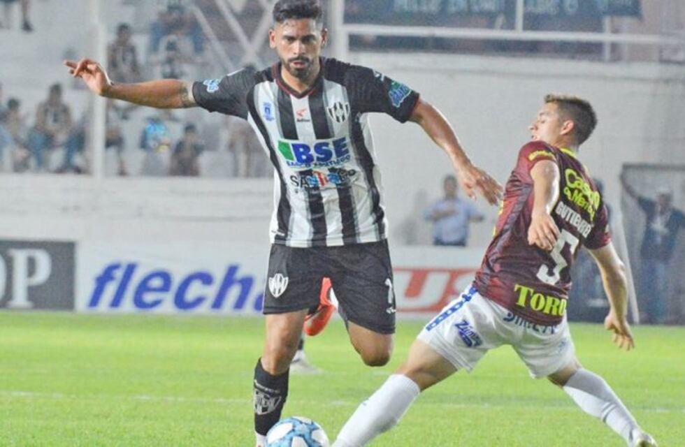 Juan Galeano renovó hasta diciembre de 2021 con Central Córdoba