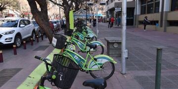 La comuna de Capital dispuso que a partir del 2021 las playas de estacionamiento deberán recibir bicicletas\u002E