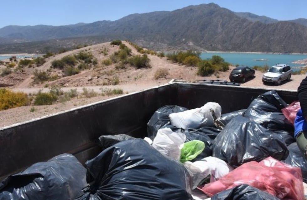 Invitan a los mendocinos a limpiar el Dique Potrerillos este fin de semana