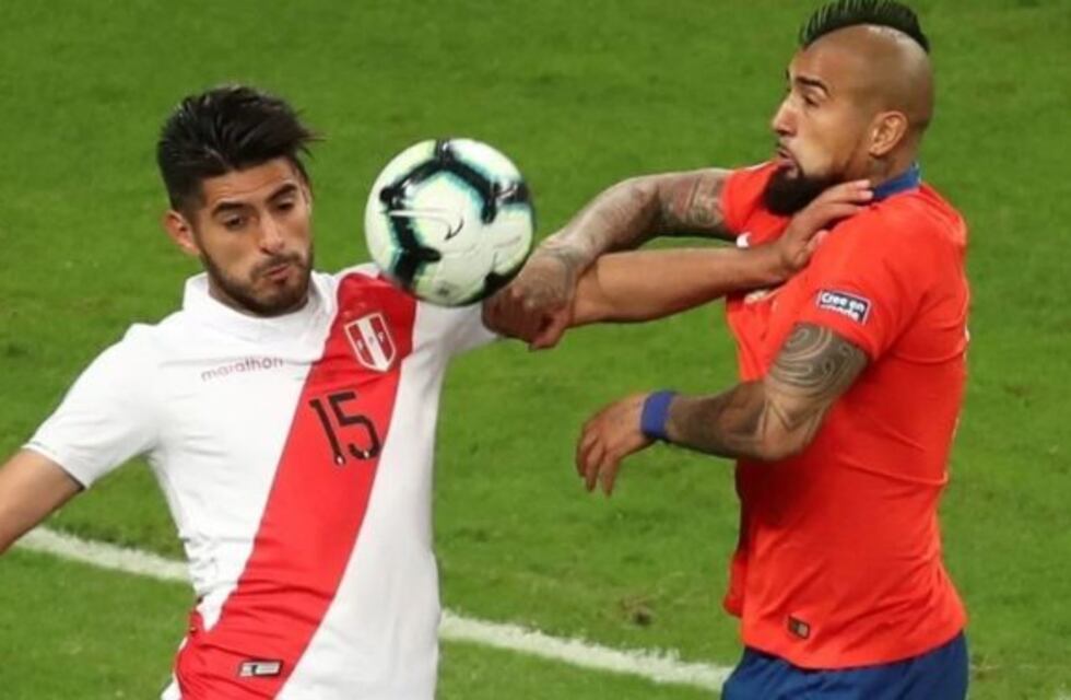 Carlos Zambrano, el defensor peruano que llegaría a Boca en lugar de Goltz