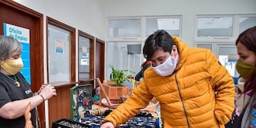Continuarán las ferias de artesanos, manualistas y artistas de Tolhuin