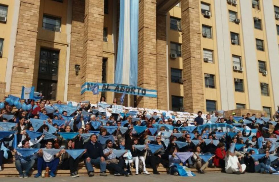En contra del aborto: los médicos hicieron un "chaquetazo"
