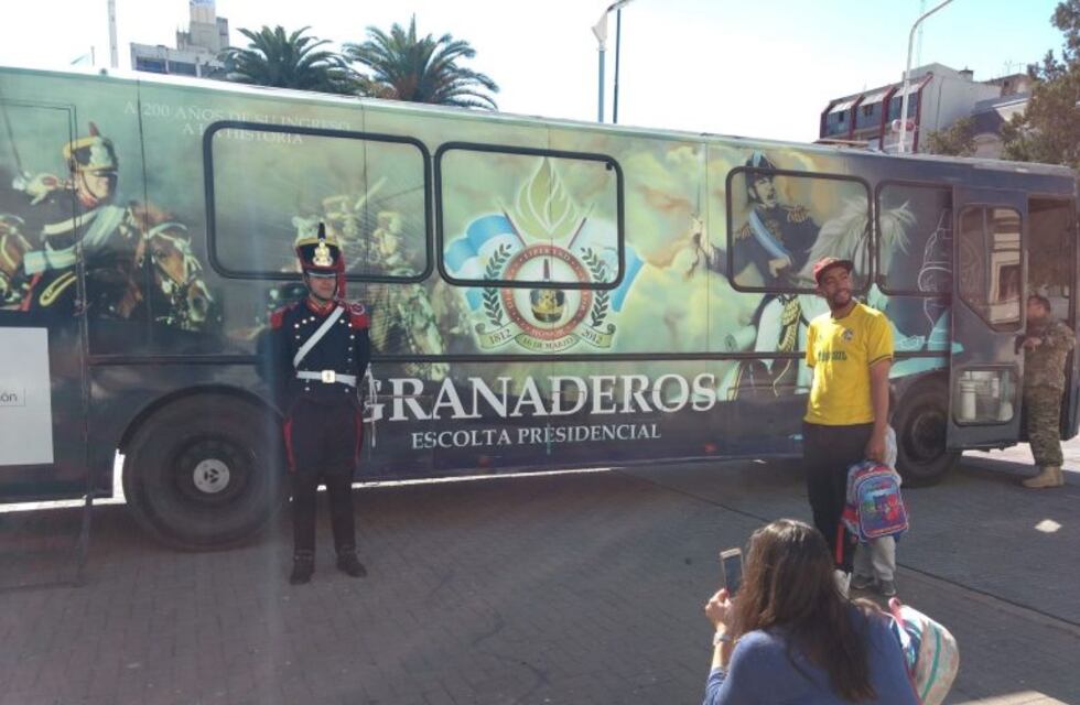 El museo móvil que cuenta la historia del General San Martín llegó a Paraná