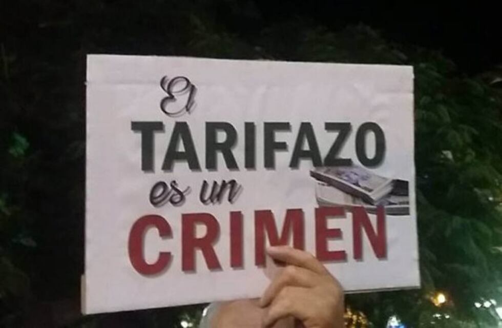 Fueron sólo 4 personas al "ruidazo" contra la suba de tarifas en Mendoza