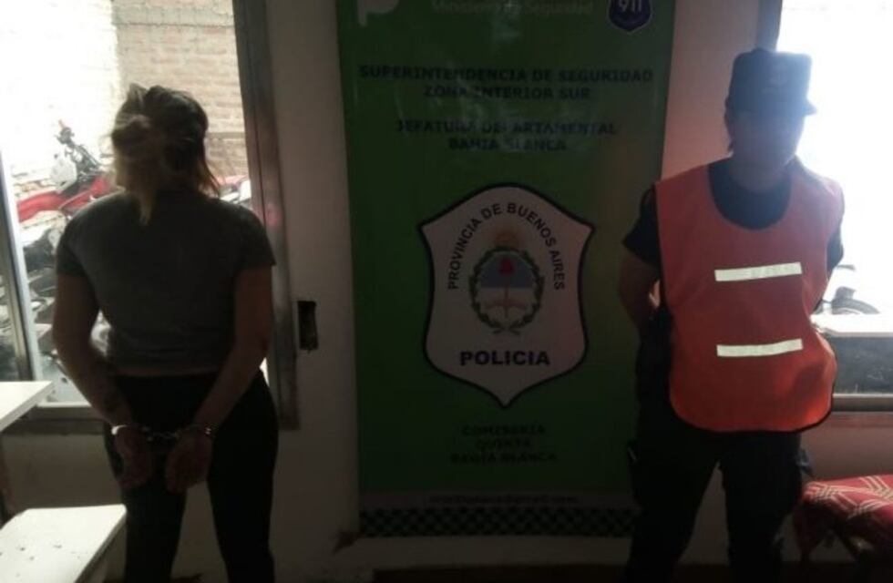 Fue detenida por intentar apuñalar a su hermana
