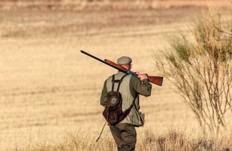Traían un guanaco faenado y fueron demorados