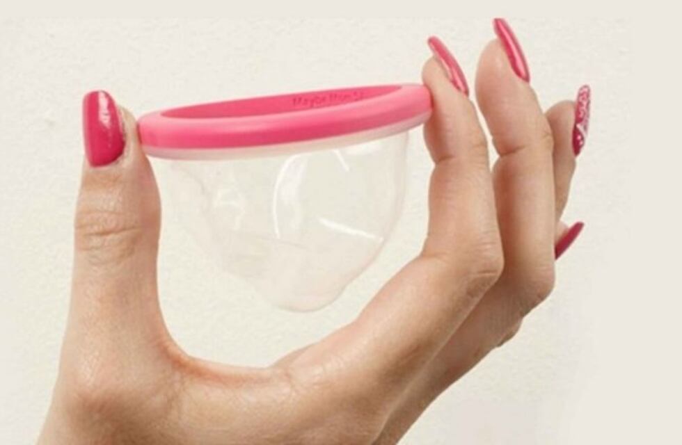 Cómo funciona el disco menstrual: la alternativa a la copa que permite tener relaciones sexuales