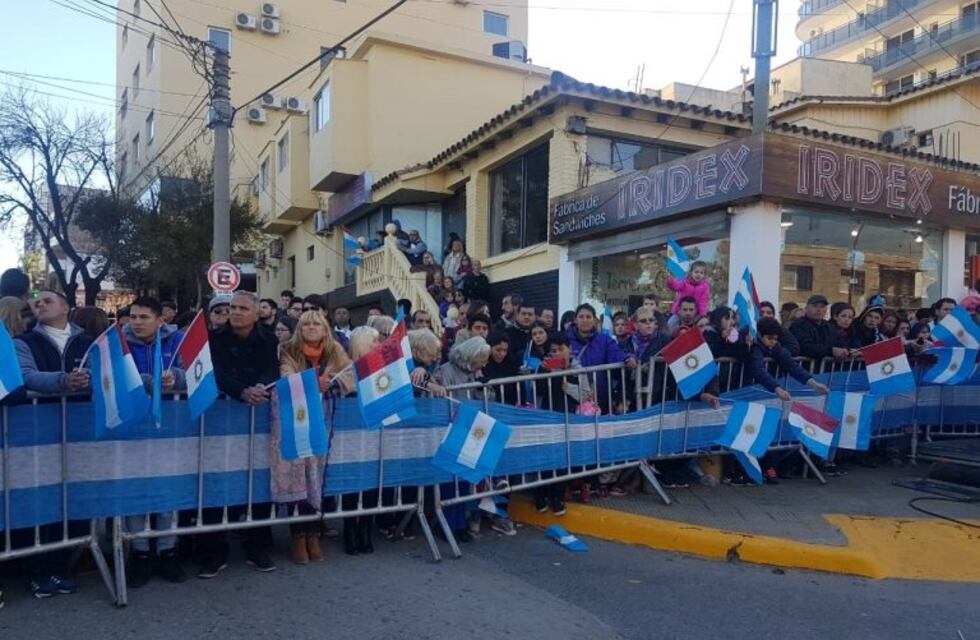Seguí en vivo el desfile del 25 de Mayo que se lleva a cabo en Villa Carlos Paz