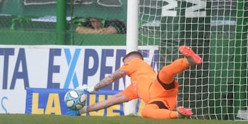 El atajadón de Guido Herrera ante Banfield\u002E