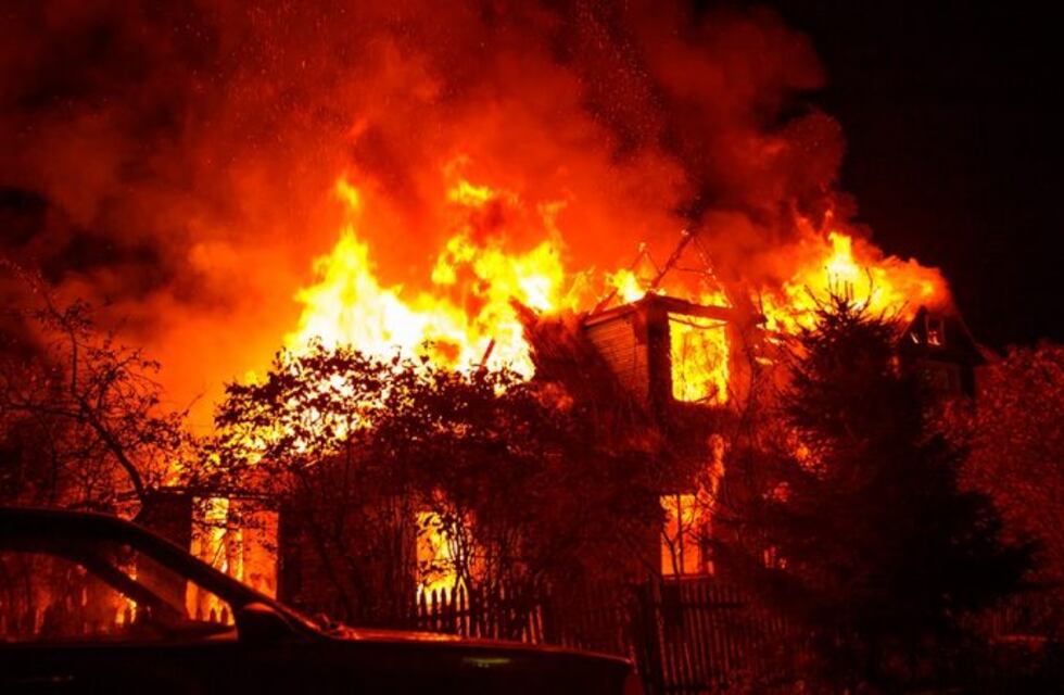 Incendió la casa de su ex pareja y dejó a 60 niños sin su copa de leche