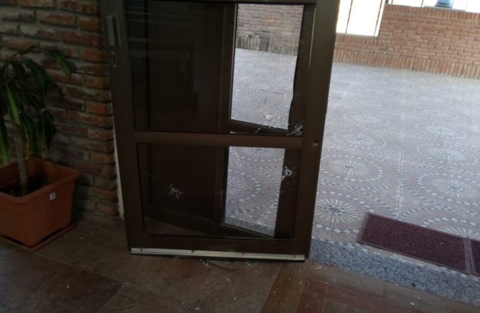 Balearon la parroquia del padre que denunció a vendedores de droga de zona norte