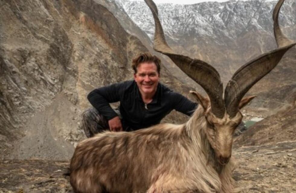 Repudio mundial a un cazador que pagó una fortuna para matar a una cabra en peligro de extinción