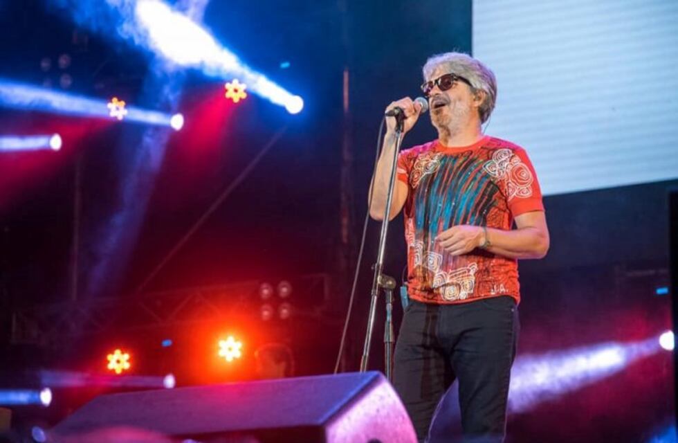 Estelares conquistó a más de 15 mil personas en la tercera noche de Colectividades