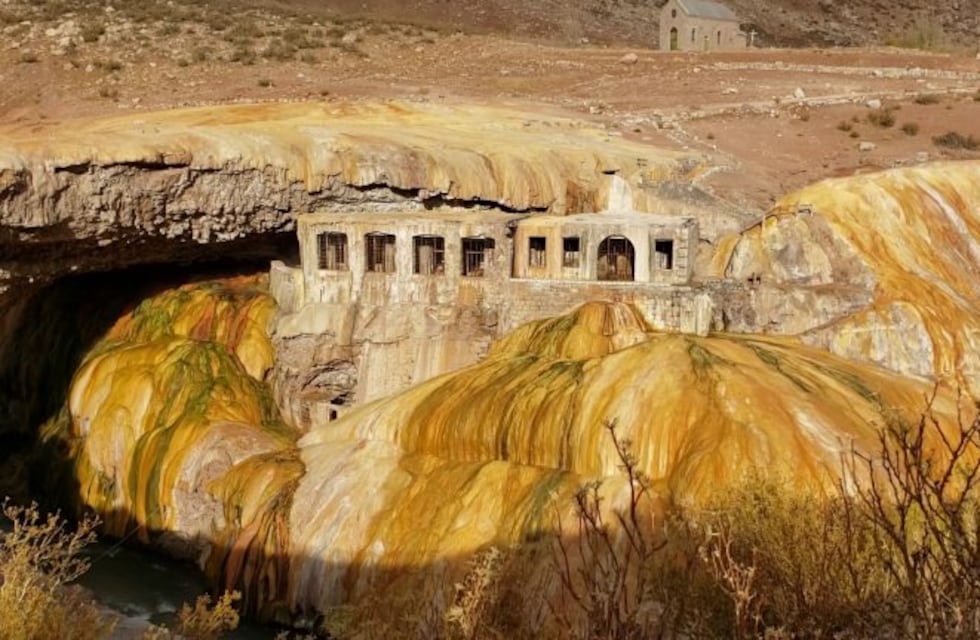 Las aguas curativas y milagrosas de Puente del Inca