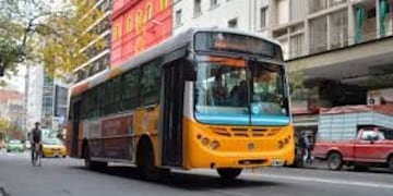 Los colectivos circularán con la frecuencia de los días domingo\u002E