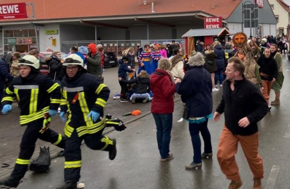 Una camioneta atropelló a varias personas durante la celebración de Carnaval Alemania