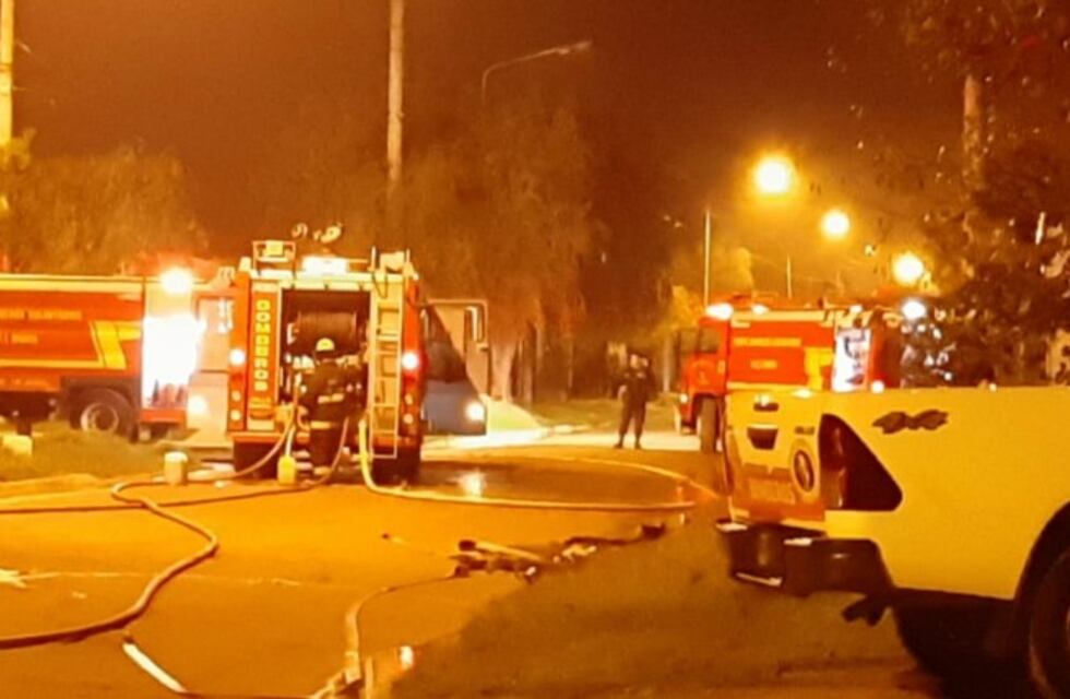Un trabajador herido al incendiarse una cisterna con gasoil