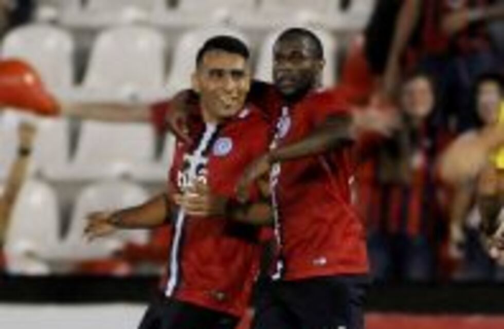 El defensor del seleccionado paraguayo Junior Alonso puede ser el primer refuerzo de Racing