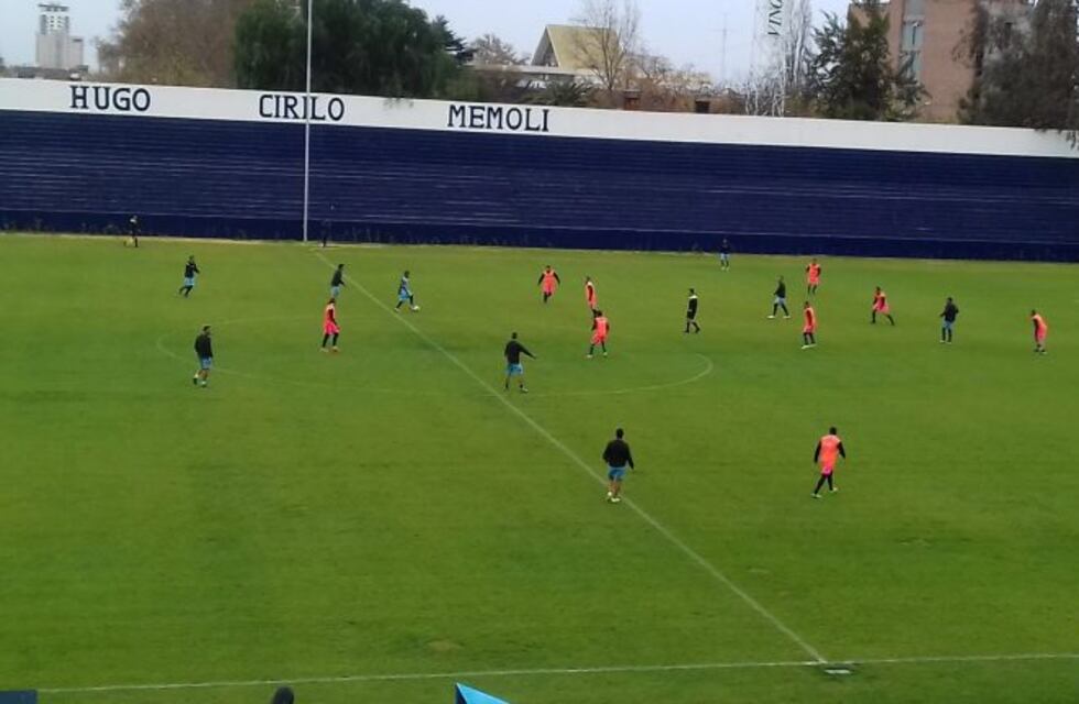 Independiente Rivadavia igualó con Gutiérrez en un opaco amistoso