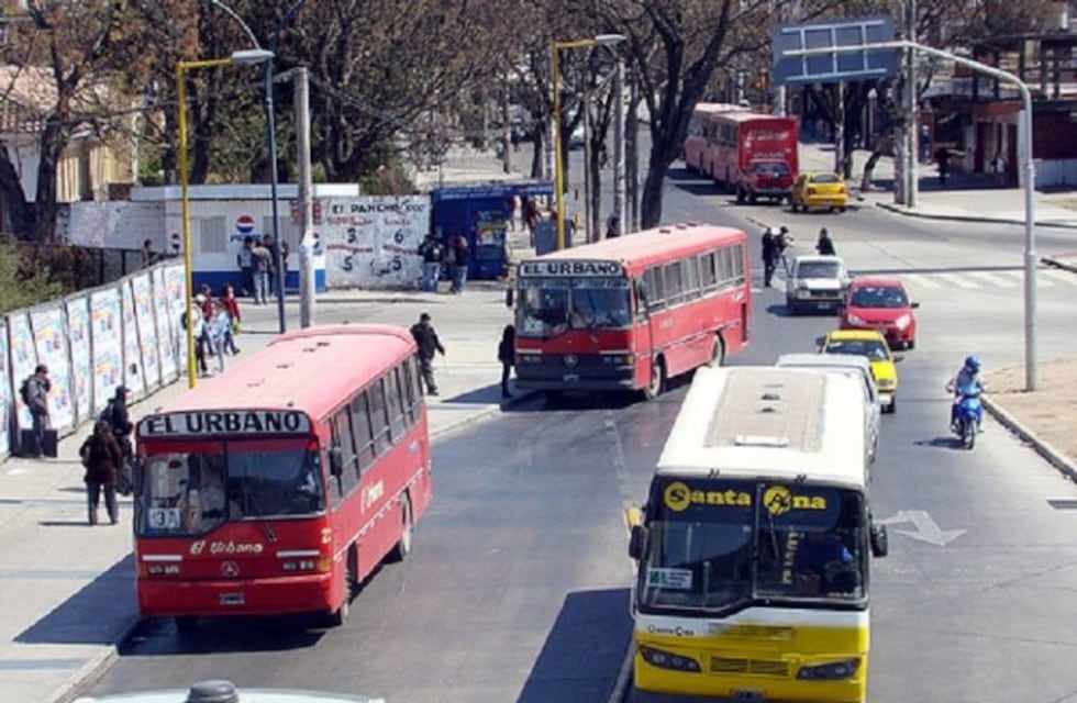 Último momento: Trabajo intimó a empresas de transporte