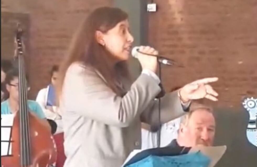 Acto escolar con polémica incluida