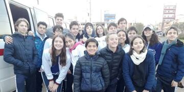 Misiones envió su delegación de nadadores a Asunción por el aniversario del Club Sajonia\u002E (MisionesOnline)