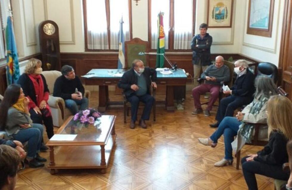 Sánchez mantuvo reuniones con la Cámara Económica, la Celta y empleados del frigorífico