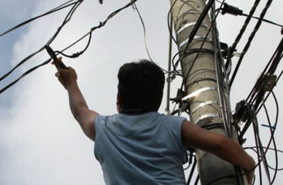Abandonaron 400 metros de cable que habían robado
