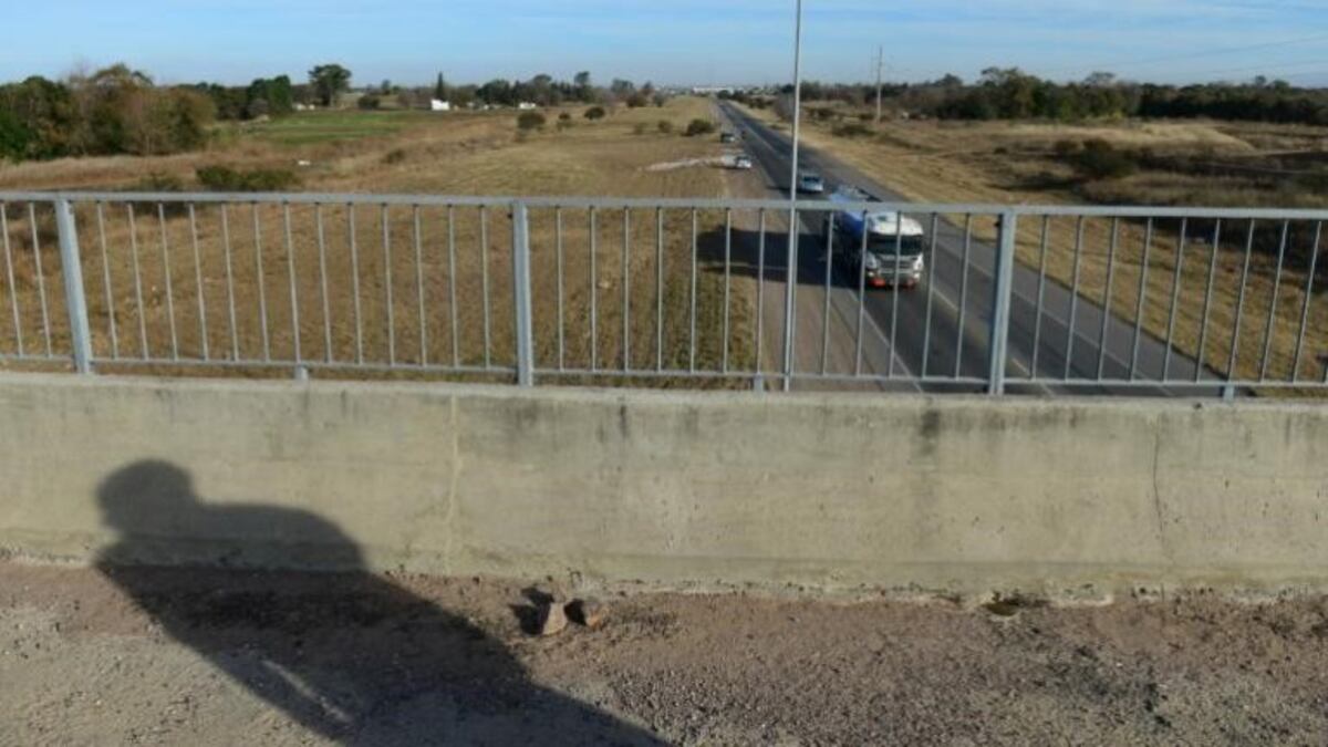 La pasarela en la variante Juárez Celman\u002E