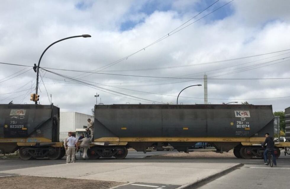 Falleció una mujer que ignoró la bocina de un tren y fue atropellada