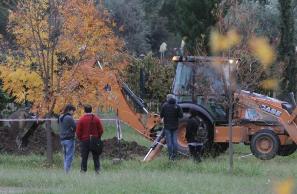 Allanaron el Próvolo con una retroexcavadora en busca de una caja con documentos