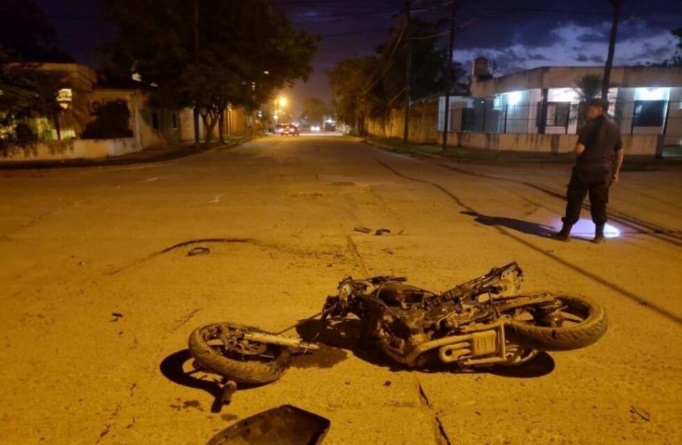 Se escapó del hospital tras chocar su moto contra el auto de un senador