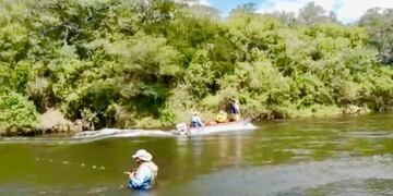 Pesca deportiva en el Río Juramento interrumpida por lancha a motor ilegal\u002E (Web)
