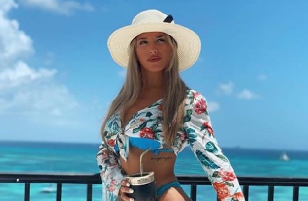 Las infartantes fotos de la novia de Lautaro Martínez en la playa