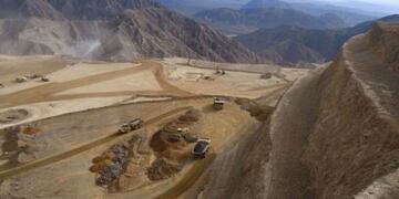 Analizan el impacto ambiental del proyecto minero Hierro Indio