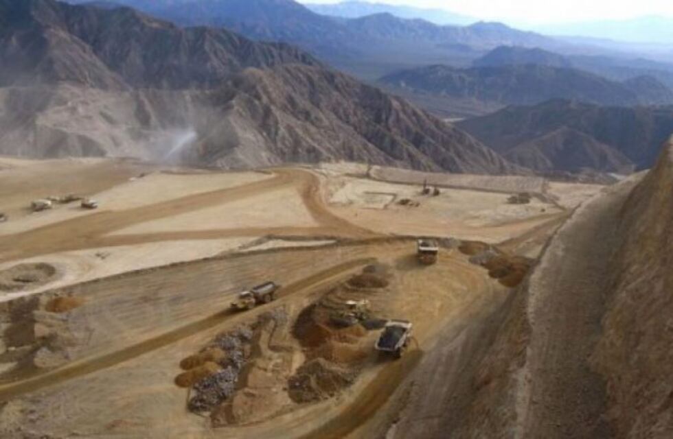 Analizan el impacto ambiental del proyecto minero Hierro Indio