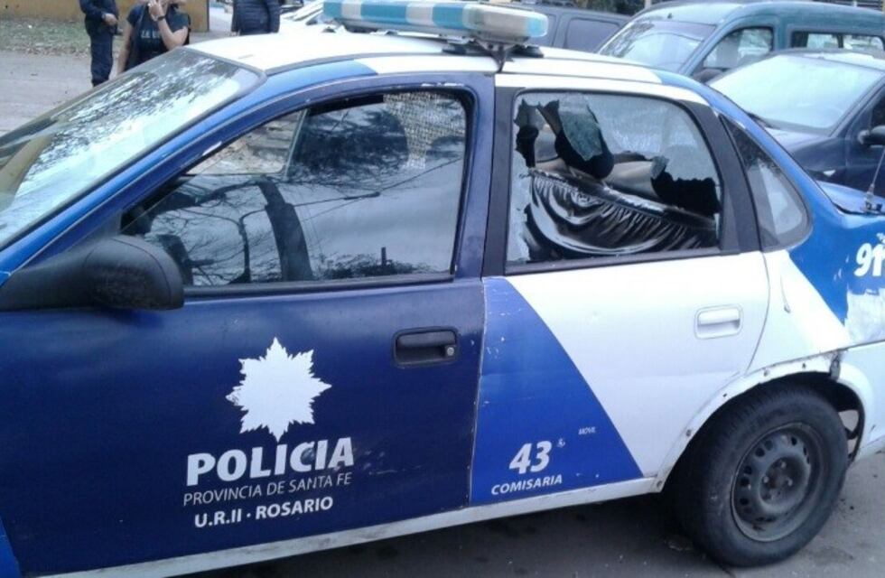 Familiares de delincuente abatido causaron destrozos en una comisaría