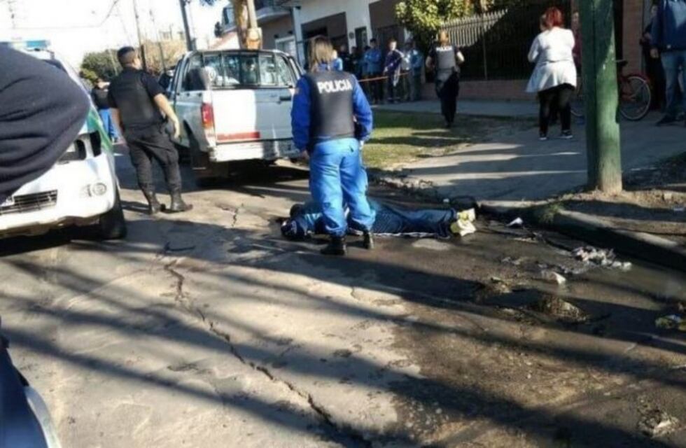 Un policía bonaerense mató a un delincuente que le robó la moto en Llavallol