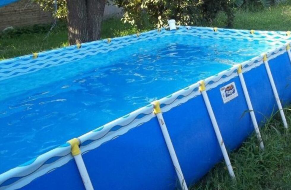 Heroicos vecinos salvaron a un bebé que había caído a una pileta