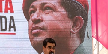 BOG600.- BOGOTu00c1 (COLOMBIA), 11/05/2017.- Fotografu00eda de archivo del 27 de abril de 2017 del presidente de Venezuela, Nicolu00e1s Maduro, participando en un acto en Caracas, Venezuela. La publicista brasileu00f1a Mu00f3nica Moura, responsable con su marido de varias campau00f1as electorales en Amu00e9rica Latina, aseguru00f3 que el presidente Maduro, le pagu00f3 11 millones de du00f3lares en metu00e1lico no declarados para la campau00f1a electoral para la reelecciu00f3n de Hugo Chu00e1vez en 2012. EFE/CRISTIAN HERNu00c1NDEZrn venezuela caracas nicolas maduro presidente de venezuela discurso