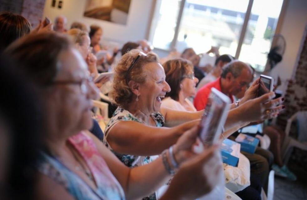 Lanzan plan de inclusión digital para adultos en Rosario