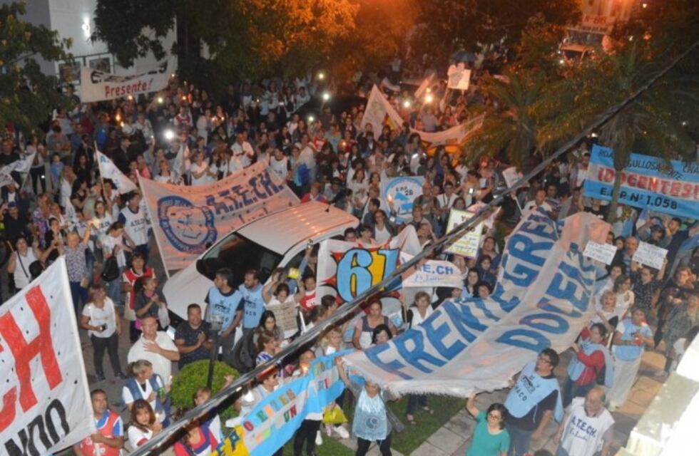 El Frente Gremial Docente continuará con el paro hasta el viernes