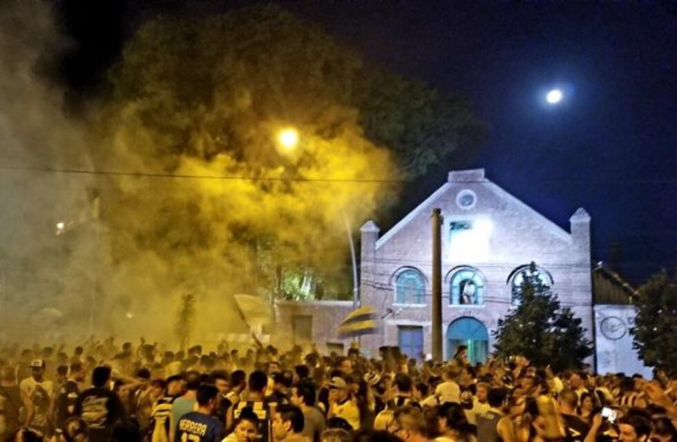 El gran festejo del aniversario de Central terminó con corridas y heridos