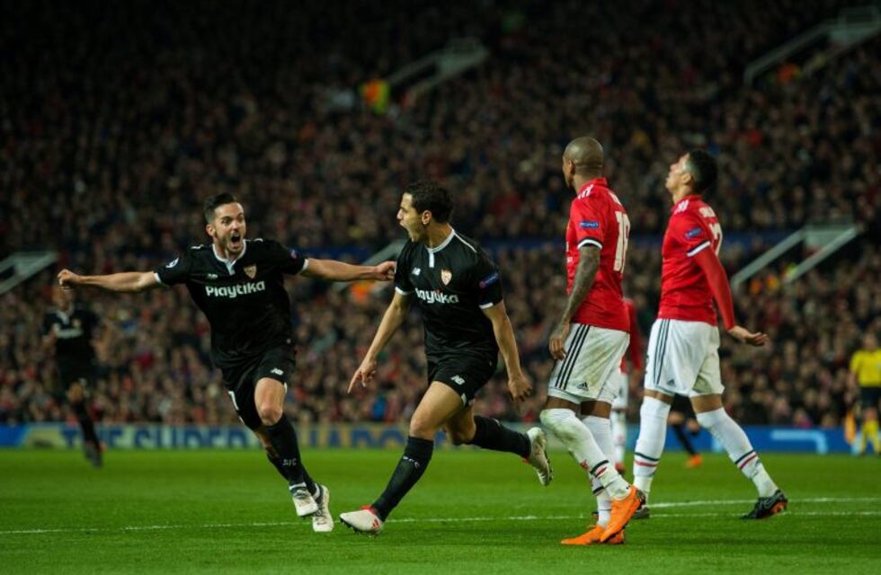 Sorpresa en Inglaterra: Sevilla le ganó 2-1 al Manchester United y lo eliminó de la Champions
