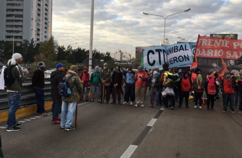 Acto en el Puente Pueyrredón por los 19 años del crimen de Kosteki y Santillán